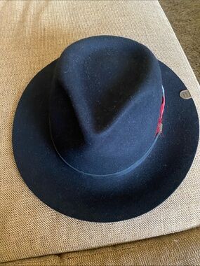 Classic Black Felt Fedora with Subtle Red Feather Accent